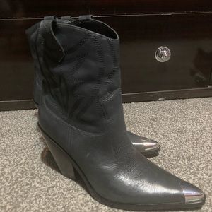 Gianni Bini black western fashion booties